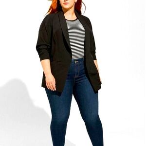 🚨💥LOWEST PRICE SALE‼️Torrid Lightweight Lined Black Crepe Blazer, Size 12